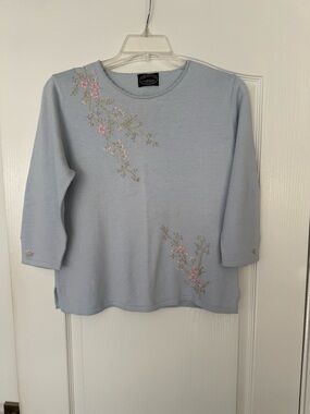 Carolyn Taylor Light Blue Embroidered Long Sleeve Crewneck Top